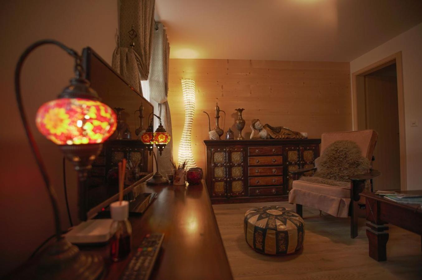 Large Deluxe Studio For 2 - Chalet Lovo Lenk Bagian luar foto